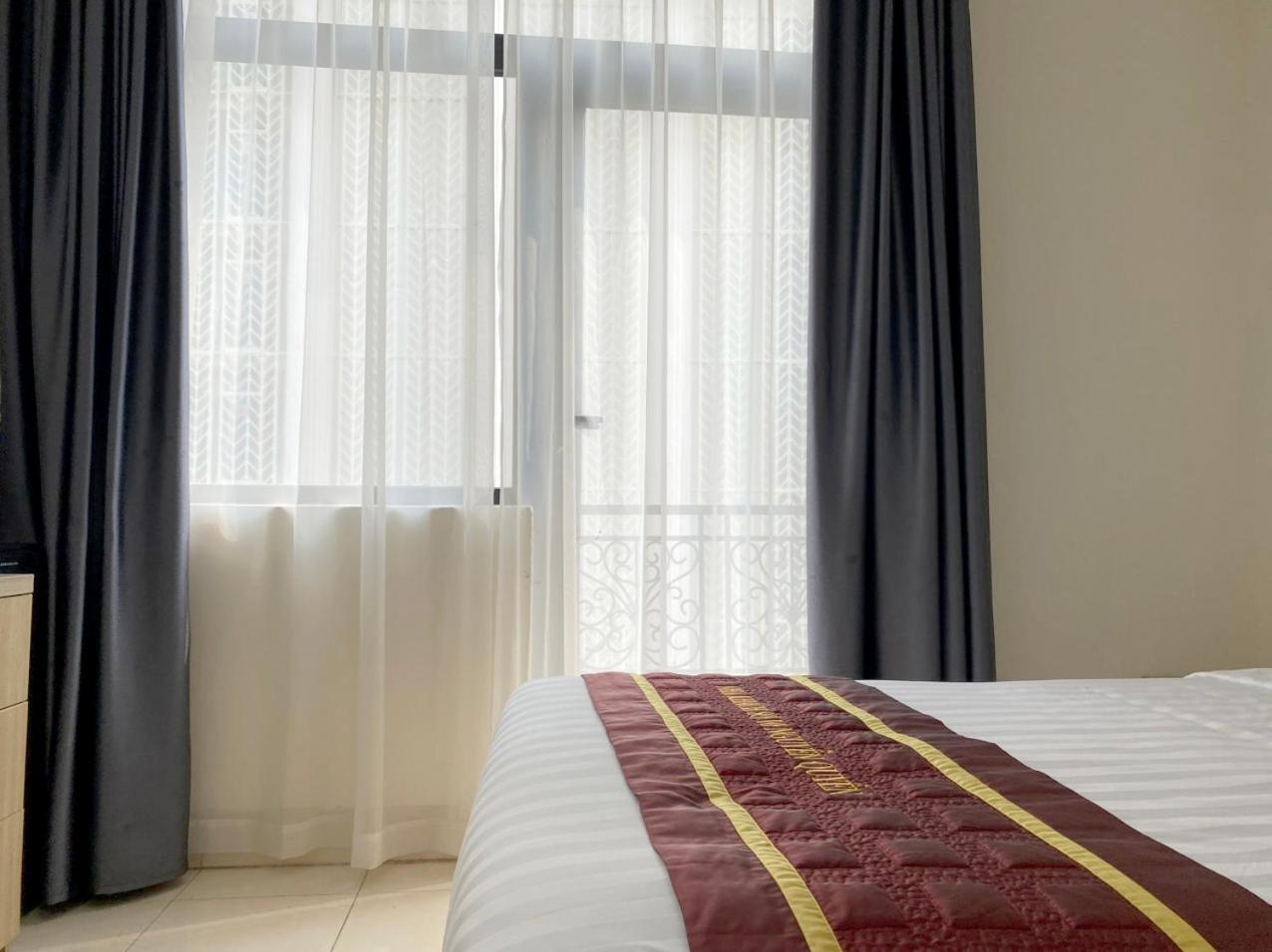 NguyẽN QuyèN Hotel ハノイ市 エクステリア 写真
